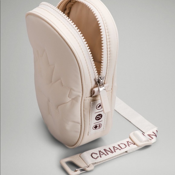 Lululemon Team Canada 22 Future Legacy Crossbody Bag - Picture 5 of 13